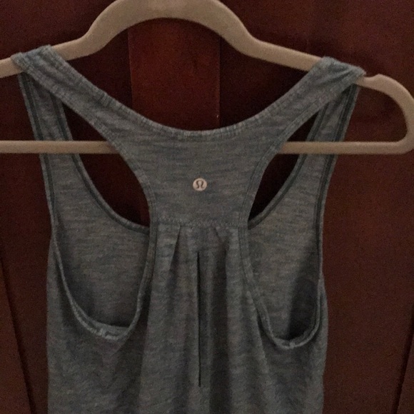 Lululemon tank top size 4 teal - Picture 3 of 3
